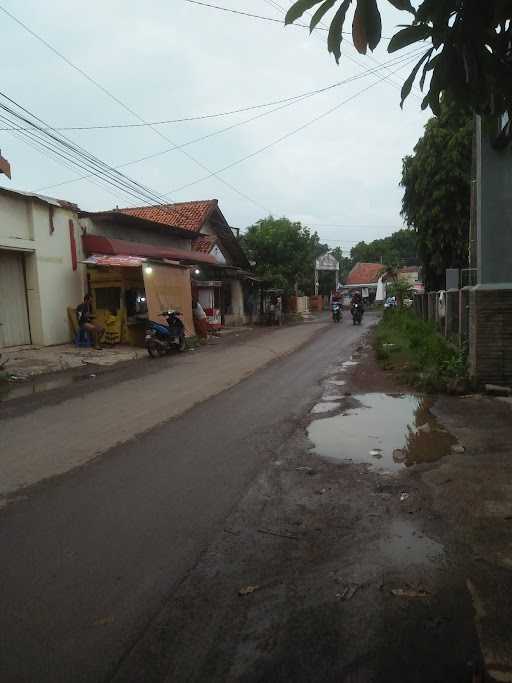 Warung Nasi Kuning Ibu Sumi 1