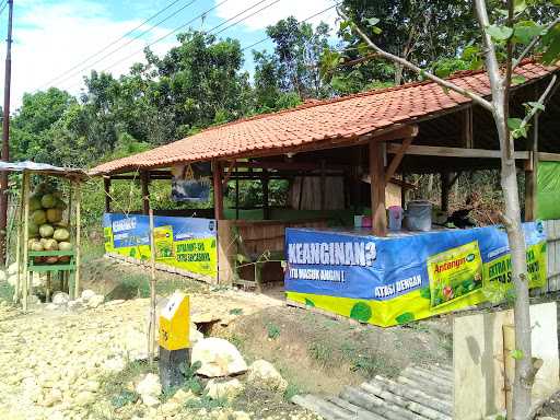 Warung Es Kelapa Muda 8