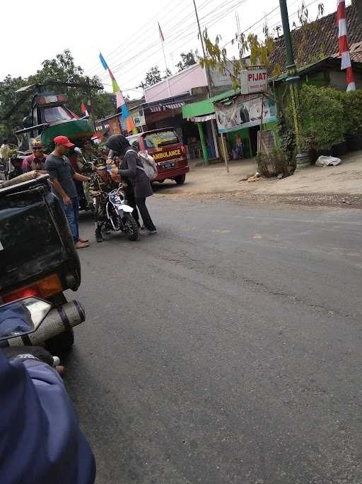 Warung Es Kelapa Muda 6