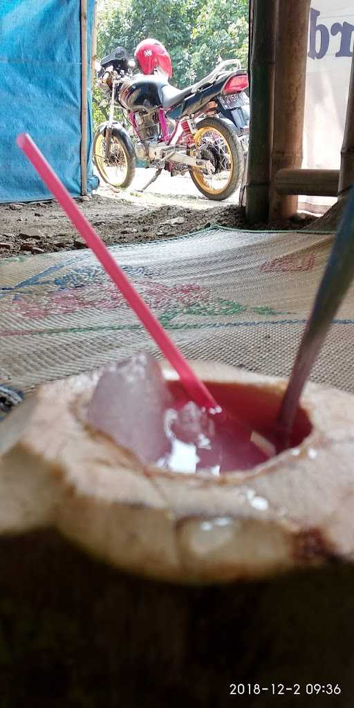 Warung Es Kelapa Muda 1