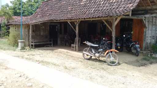 Warung Kopi Mbah Tris Tumpuk 1