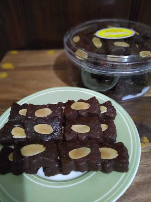 Aneka Kue Kering Kurniasari 8