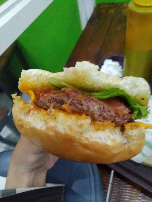 Burger Bangor Wiyung 9