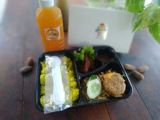 Nasi Kuning Amboy Ambon 3