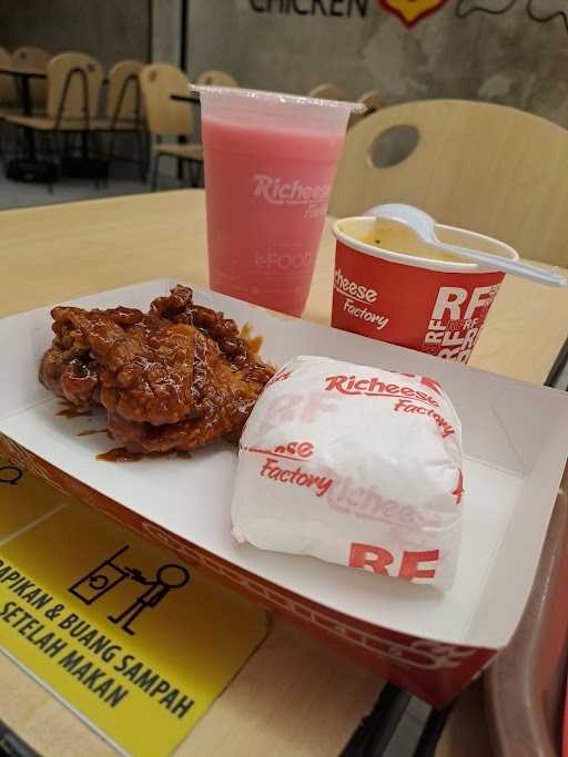 Richeese Factory Wiyung 5