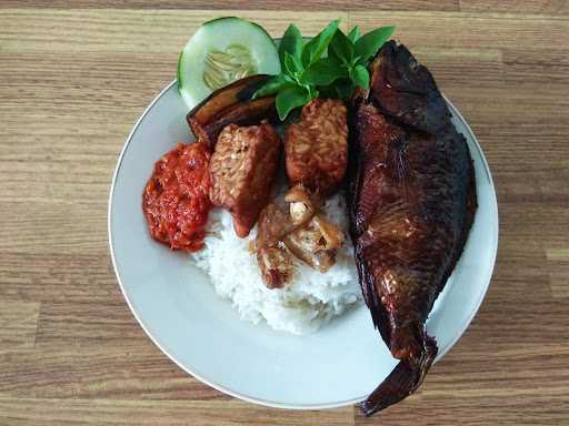 Sego Sambel Iwak Pe Mowra 1