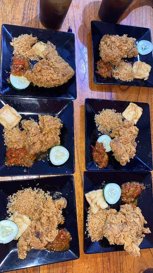 Ayam Goreng Nelongso - Margorejo 7