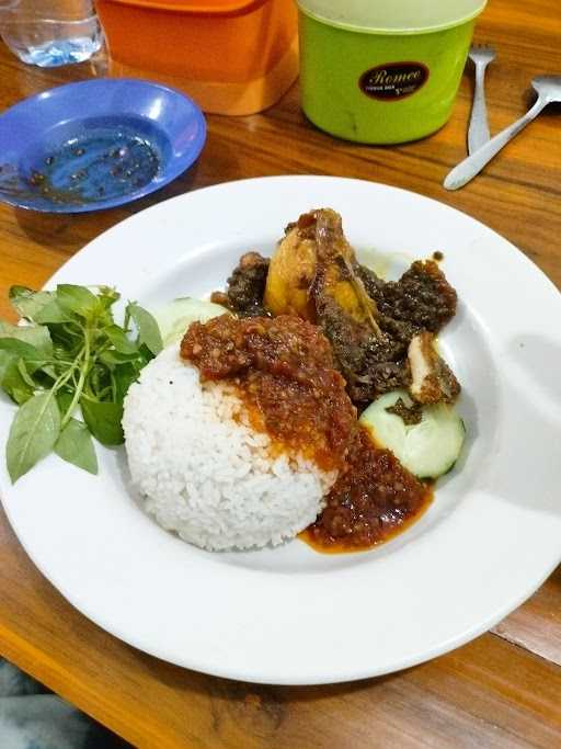 Bebek Hitam, Ayam Hitam, & Seblak Dkwek, Wonocolo 7