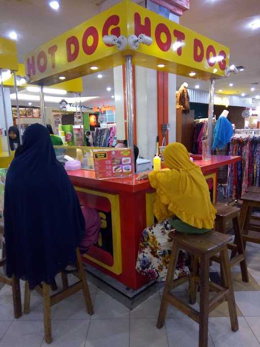 Hotdog Booth 7