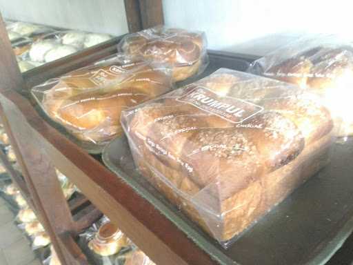 Toko Roti Enggal 1