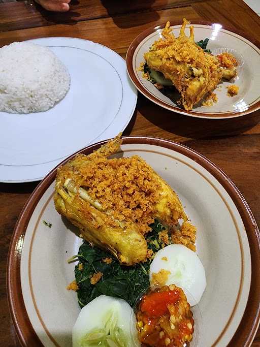 Ayam Goreng Paryanti 8