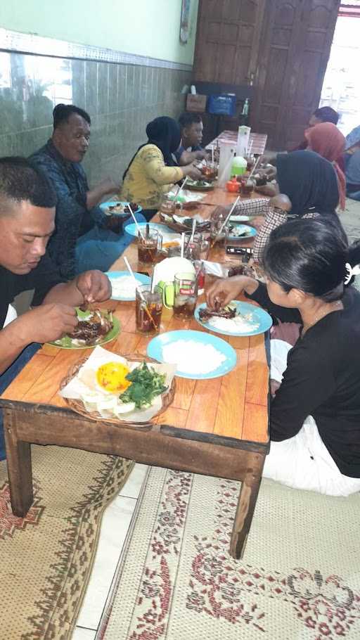 Warung Makan Lesehan Bu Arie 3