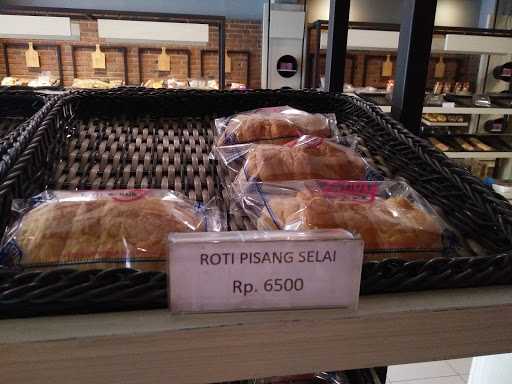 Melly Roti & Kue 4