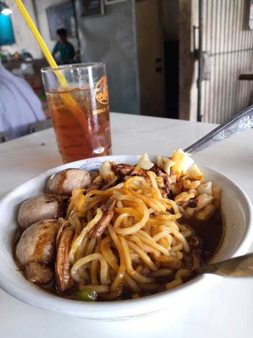 Bakso Solo & Mie Ayam Mbah Loso 9