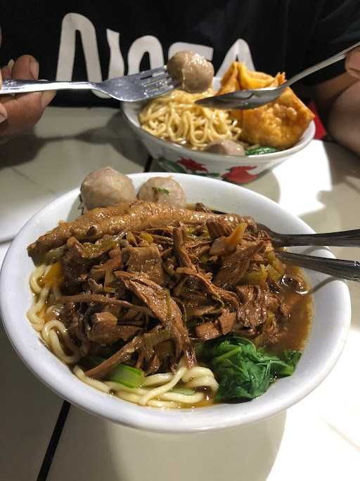 Bakso Solo & Mie Ayam Mbah Loso 8