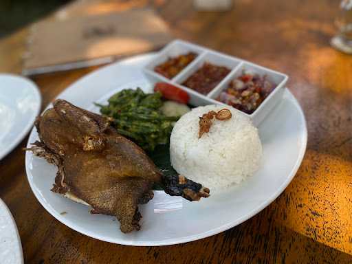 Restoran Bebek Tepi Sawah Surabaya 5