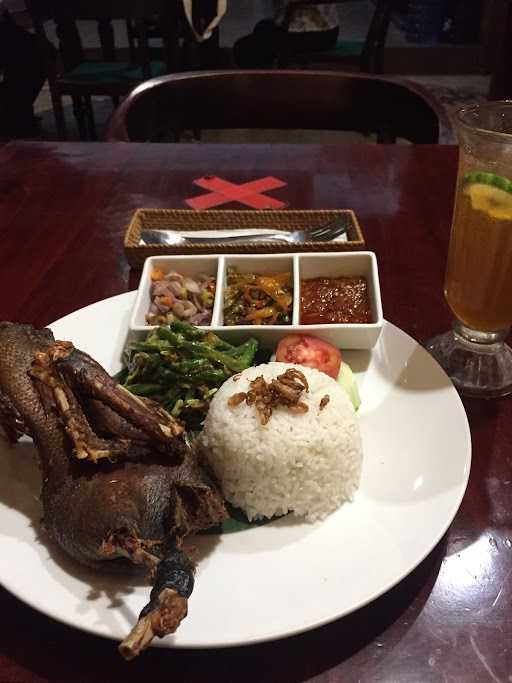 Restoran Bebek Tepi Sawah Surabaya 8