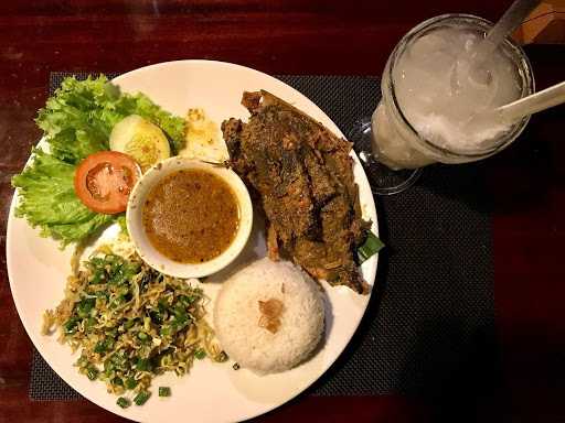 Restoran Bebek Tepi Sawah Surabaya 8