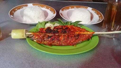 Waroeng Ikan Bakar & Penyetan 1