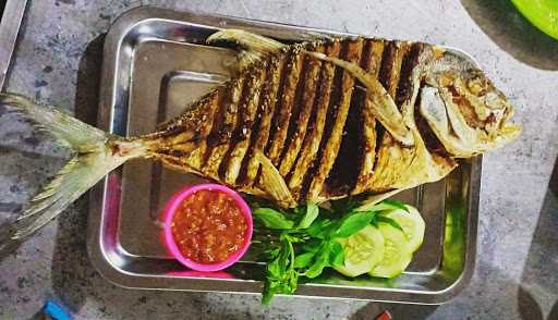 Waroeng Ikan Bakar & Penyetan 7