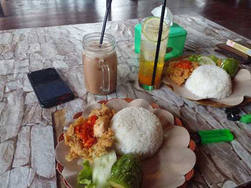 Warung Coklat Wonosalam 2