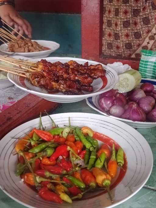 Sate Ayam Kampung Bu Noto Taman 8