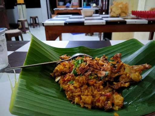 Warung Soto Ayam, Gado-Gado, Ayam Goreng Ungkep Dan Bakmi Jawa Bu Tutik 8