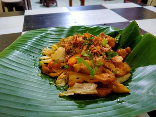 Warung Soto Ayam, Gado-Gado, Ayam Goreng Ungkep Dan Bakmi Jawa Bu Tutik 9