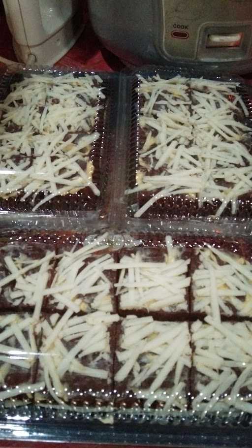 Ayra Brownies And Cake 5