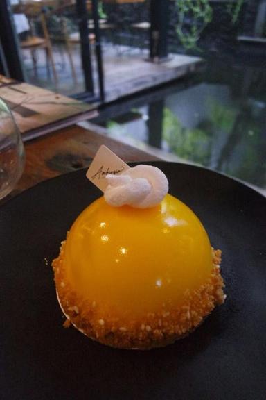 https://dgji3nicqfspr.cloudfront.net/BANDUNG_WETAN/Restaurant/Ambrogio_Patisserie/Reviews/thumbnail/file-17D50F769F004DA7-thumb_1717295835670.jpg