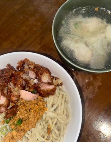 https://dgji3nicqfspr.cloudfront.net/BANDUNG_WETAN/Restaurant/Bakmi_Tjeng/Reviews/thumbnail/file-1807B88B7D7C5464-thumb_1731555491235.jpg