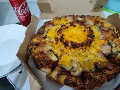 https://dgji3nicqfspr.cloudfront.net/BATAM_KOTA/Restaurant/DominoS_Pizza/Reviews/thumbnail/uploadsuploads-thumb_1715607711763.jpg