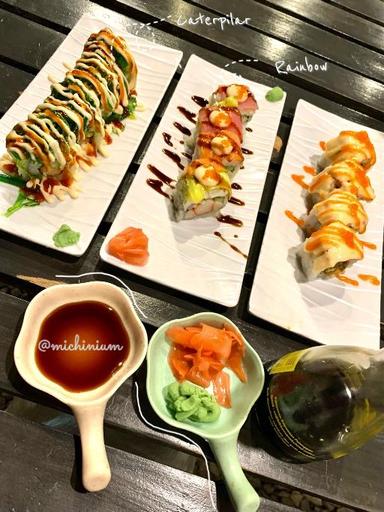 https://dgji3nicqfspr.cloudfront.net/BATUNUNGGAL/Restaurant/Sushi_Mania_Go/Reviews/thumbnail/file-17D4BA2BC4E26E34-thumb_1717202055555.jpg