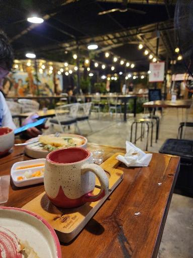 https://dgji3nicqfspr.cloudfront.net/BEJI/Cafe/Today_Oci_Coffee_And_Eatery/Reviews/thumbnail/IMG_Review_1719661558904_compressed1408639508143894253-17DD7715194A5476-thumb_1719661565719.jpg