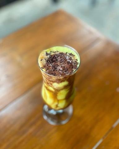 https://dgji3nicqfspr.cloudfront.net/BEJI/Cafe/Today_Oci_Coffee_And_Eatery/Reviews/thumbnail/uploadsuploads-thumb_1715170369240.jpg