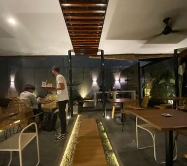 https://dgji3nicqfspr.cloudfront.net/BEKASI_SELATAN/Coffee_Shop/Kopi_Koup/Reviews/thumbnail/file_1712634169308.jpg