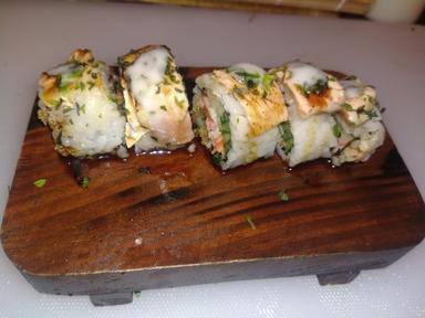 https://dgji3nicqfspr.cloudfront.net/BEKASI_SELATAN/Japanese_Restaurant/Warunk_Sushi_Bekasi/Reviews/thumbnail/IMG_Review_1704803140995_compressed7549986890711918526_1704803142043.jpg