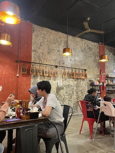 https://dgji3nicqfspr.cloudfront.net/BEKASI_SELATAN/Restaurant/Double_U_Steak_By_Chef_Widhi_Bekasi/Reviews/thumbnail/file_1707819839281.jpg