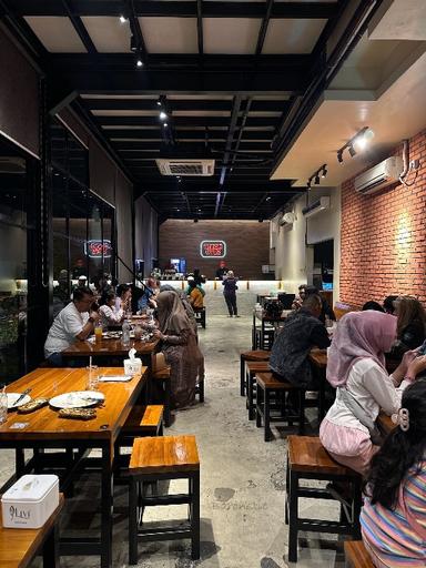 https://dgji3nicqfspr.cloudfront.net/BEKASI_SELATAN/Restaurant/Steak_Over__Galaxy/Reviews/thumbnail/file_1708137681945.jpg