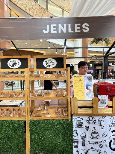 https://dgji3nicqfspr.cloudfront.net/BEKASI_TIMUR/Cafe/Jenles_Coffee__Bread/Reviews/thumbnail/file_1709447189612.jpg