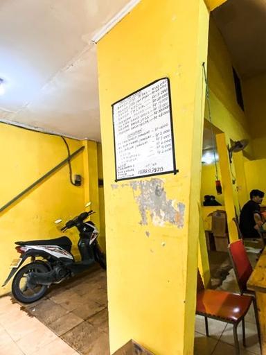 https://dgji3nicqfspr.cloudfront.net/BEKASI_TIMUR/Restaurant/Mie_Ayam_Bakso_Joss/Reviews/thumbnail/file_1713634205634.jpg