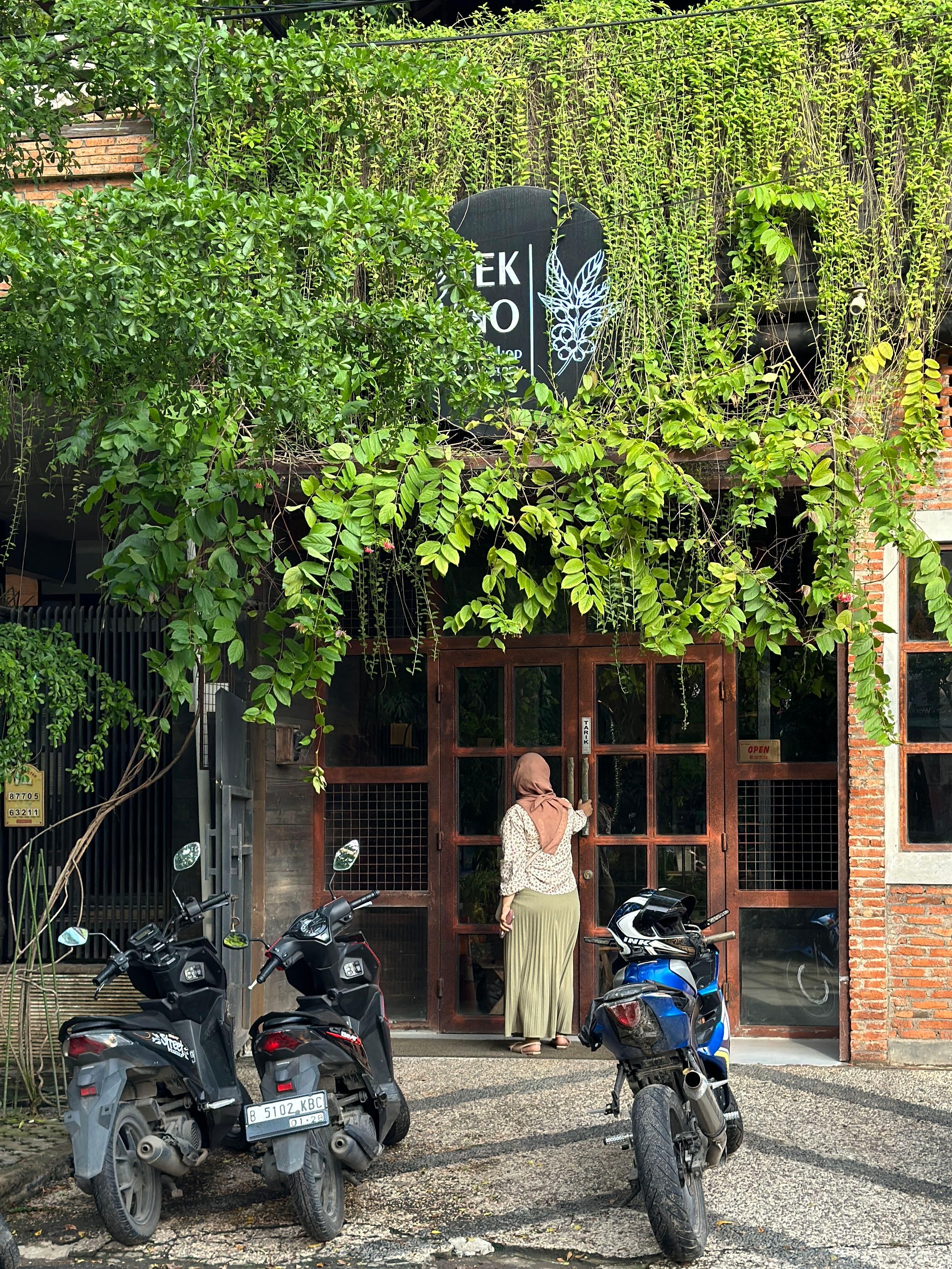 Tekuno Coffee & Roastery review