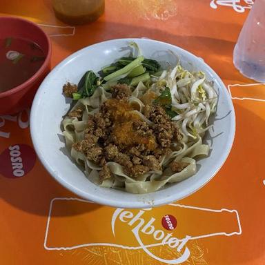 https://dgji3nicqfspr.cloudfront.net/BEKASI_UTARA/Restaurant/Bakmie_Harapan_Indah/Reviews/thumbnail/uploadsuploads-thumb_1714614427442.jpg