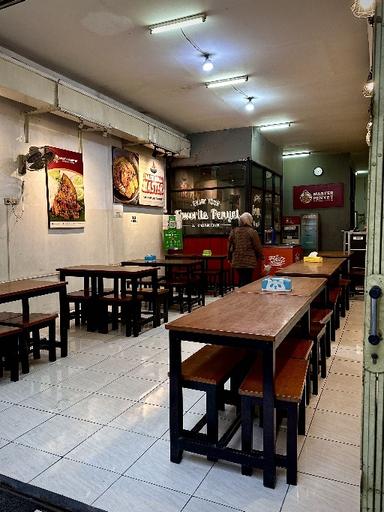 https://dgji3nicqfspr.cloudfront.net/BEKASI_UTARA/Restaurant/Master_Penyet_Duta_Harapan/Reviews/thumbnail/file_1711812730959.jpg