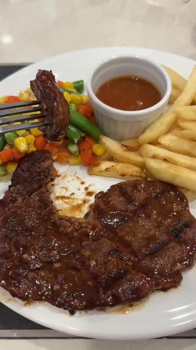 https://dgji3nicqfspr.cloudfront.net/BEKASI_UTARA/Restaurant/Resto_Prosteak/Reviews/22file-17DED6BF9C5BB6A5_172004822699022_1720048228598.jpg