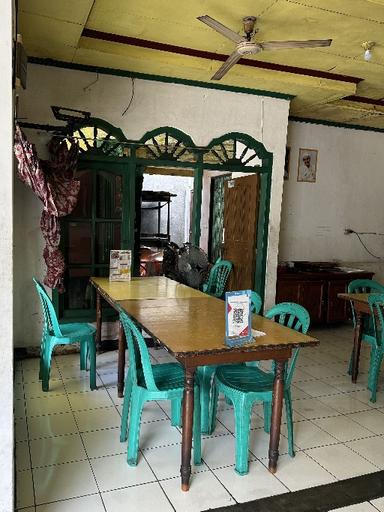 https://dgji3nicqfspr.cloudfront.net/BEKASI_UTARA/Restaurant/Rm_Sate_Halimpu_Cirebon/Reviews/thumbnail/file_1709788306910.jpg