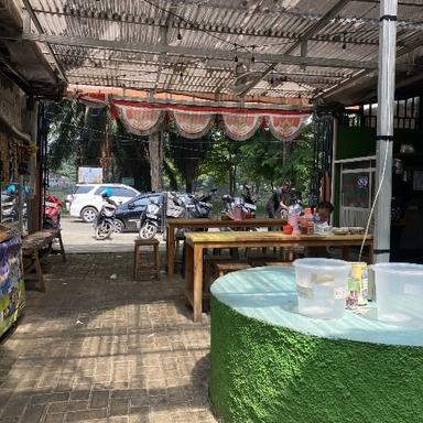 https://dgji3nicqfspr.cloudfront.net/BEKASI_UTARA/Restaurant/Soto_Ayam_Babon_Surabaya/Reviews/thumbnail/file_1710826581969.jpg