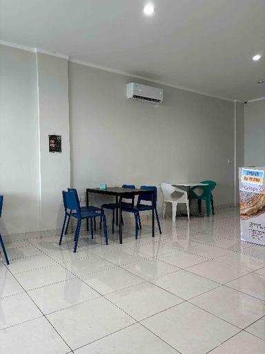 https://dgji3nicqfspr.cloudfront.net/BEKASI_UTARA/Restaurant/Wedrink_Scarlet_Bekasi/Reviews/thumbnail/uploadsuploads-thumb_1715231485252.jpg