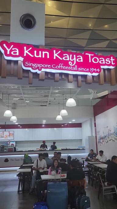 https://dgji3nicqfspr.cloudfront.net/BENDA/Coffee_Shop/Ya_Kun_Kaya_Toast__Benda_Tangerang/Reviews/22VID_Review_17187568934741190219345057502622-17DA404BC311B2DF_171875690230022_1718756903458.jpg