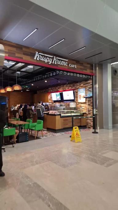 https://dgji3nicqfspr.cloudfront.net/BENDA/Restaurant/Krispy_Kreme_Checkin_Area_T3/Reviews/22VID_Review_17165930632221680392683581671856-17D2904D6401BD19_171659307046822_1716593071445.jpg